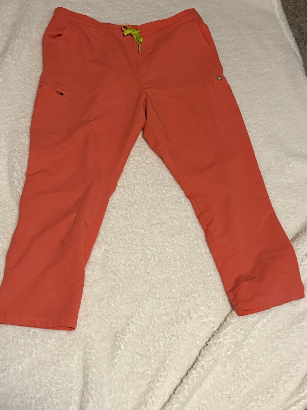 Figs Woman’s Coral Cargo Scrubs Pants Size XL